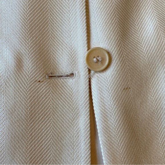 Vintage Louis Feraud Power Suit in Cream Wool - classic timeless piece - Picture 11 of 11